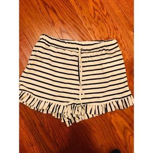 NWOT Cute black & white striped shorts